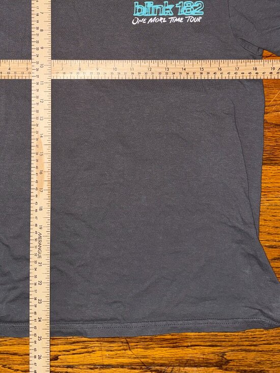 Blink 182 2024 Tour T-Shirt Size M | Good Condition - Picture 4 of 4